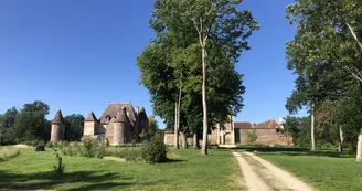 Château de la Cour en Chapeau