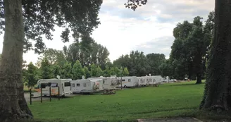 Aire de services camping-cars Roullet -Saint-Estèphe