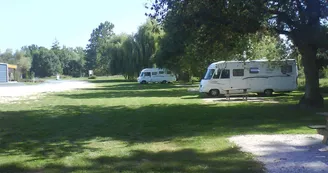 Aire camping-cars - Saint Dizant du Gua