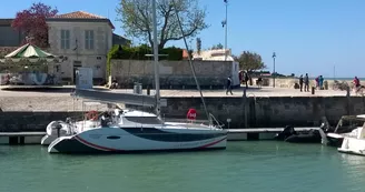 Balade en mer journée Ile d'Aix (8h) en catamaran à voile par Blue Note