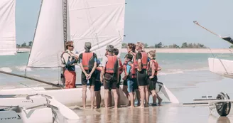 Cours de catamaran enfant par Île de Ré voile au Bois-Plage