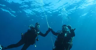 Plongée sous marine par le Nautilus d'octobre à mai (entrainement et formation)