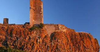 Tour et ruines du château de La Roche
