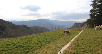 Extérieur avec vue magnifique sur la Vallée de L'eyrieux Les Châtaigniers