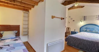 Chambre Santorine à l'étage avec douche