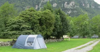 Aire Naturelle de Camping "Cazenave-Doux"