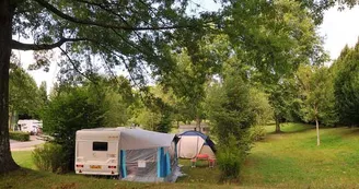Aire d'accueil camping-car Les Rochettes_1