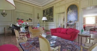 Chambre d'hôtes "Le Chateau De La Chabroulie" à Isle en Haute-Vienne (Limousin)- un salon_28