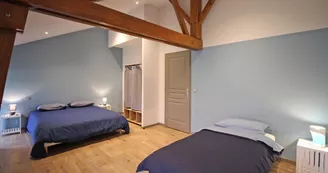 Gîte de 'La Reille' à Cussac en Haute-Vienne (Nouvelle Aquitaine)- chambre bleue à l'étage_30