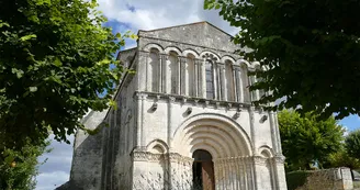 eglise Saint-Pierre Echebrune remarquable portail roman Vignoble du Cognac