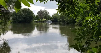 Bateau sur le fleuve depuis Graves-Saint-Amant