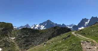 randonnée bel-lachat vue sur Les Drus