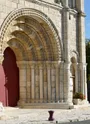 Le portail de l'église Saint-Pierre de Bois